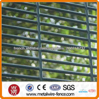 Clôture de sécurité 358 haute sécurité à prix d'usine, système de clôture périmétrique d'aéroport en treillis soudé anti-coupure avec revêtement PVC