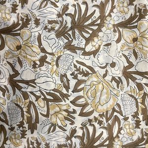 Tela de Algodón con Estampado Floral Hecho a Mano, Tela de Algodón Suave con Estampado Botánico Beige, Material para Vestidos Hecho a Mano en India, Tela para Decoración del Hogar - Product Image 3