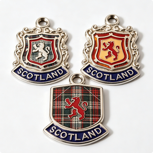 Pendentif Écossais avec Lion et Motif Tartan, Plaqué Argent, Alliage de Zinc, Badge Souvenir - Product Image 3
