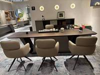 Bureau de direction moderne et luxueux avec table à thé intégrée, pieds en V uniques, table de patron en bois massif pour réception de bureau