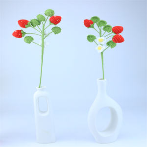 Ramo de tulipán de rosas y fresas de ganchillo hecho a mano, flores artificiales perfectas para siempre, regalo para novia, mamá, mujer, planta de punto - Product Image 6