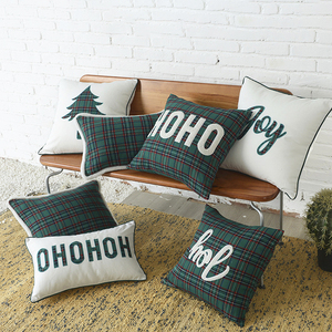 Vente en gros de taie d'oreiller de Noël à motif à carreaux vert Décoration de fête à la maison Housses de coussin de Noël bon marché - Product Image 1