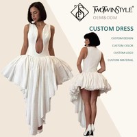 Robe de soirée élégante blanche asymétrique pour femme, sans manches, avec découpe frontale profonde, plissée, à volants, fluide et sexy, vente en gros