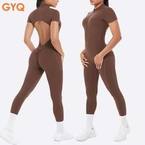 Mono deportivo GYQ de alta calidad, nuevo, con cremallera frontal, almohadillas en el pecho, manga corta, para fitness, belleza, deportes, yoga. - Product Image 1