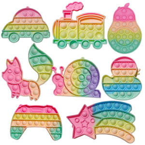 Juguete para apretar de silicona arcoíris para niños, burbuja para aliviar el estrés con diseño de ratón, venta directa, juguete asesino de ratón Pioneer - Product Image 1