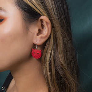 Boucles d'oreilles tendance : Ensemble toile d'araignée gothique d'Halloween, démon rouge foncé, chaîne épaisse - Product Image 3