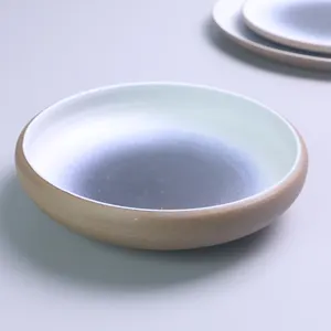 Wholesale nordic 8 inch red blue round matt deep fruit salad soup plate dishes wedding ceramic porcelain plates for restaurant