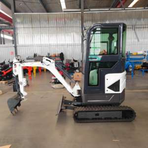 2025 nouvelle conception <span class=keywords><strong>moins</strong></span> <span class=keywords><strong>cher</strong></span> engins de terrassement pas <span class=keywords><strong>cher</strong></span> nouvelle petite mini pelleteuse tractopelle remorquable - Product Image 1