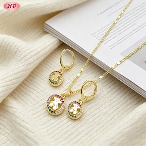 Oro Bijouterie - Conjuntos de pendientes y collares de circonita chapados en oro de 18 quilates con diseño de oso y lazo, estilo vintage - Product Image 4