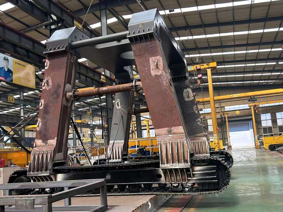 Excavator Extended Long Legs Extended Crawler Track for the Excavator ...