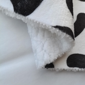 100% Polyester collé Sherpa polaire vêtements de nuit <span class=keywords><strong>noir</strong></span> <span class=keywords><strong>blanc</strong></span> <span class=keywords><strong>vache</strong></span> conception <span class=keywords><strong>noir</strong></span> <span class=keywords><strong>blanc</strong></span> flanelle laminé <span class=keywords><strong>tissu</strong></span> doublure <span class=keywords><strong>tissu</strong></span> fournisseur - Product Image 3