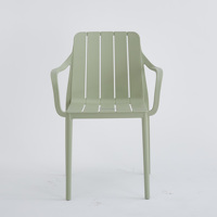 Chaise en plastique extérieure empilable de sortie d'usine nouvelle conception de haute qualité dinant la chaise beaucoup de couleurs à choisir.