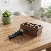 Diffuseur de voiture artisanal en bois de noyer Rainuré, à clip magnétique pour grille d'aération, double usage, ornement d'aromathérapie pour la décoration intérieure automobile