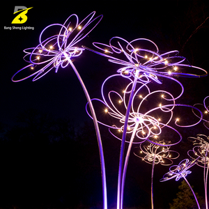 Sculpture florale LED personnalisable de grande taille - Lumière décorative extérieure programmable RVB pour centre commercial et complexe hôtelier - Product Image 6
