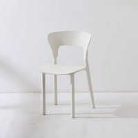Vente en gros d'usine de chaises de jardin d'extérieur en plastique noir polypropylène PP monobloc pour restaurant moderne