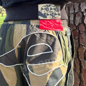 Chaqueta con cremallera personalizada y pantalones de nailon, conjunto de Jogger de dos piezas de camuflaje, chándales cortavientos de camuflaje de poliéster para hombre - Product Image 6