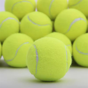 Di alta qualità produzione di più colori di gomma cigolante allenamento giocattoli interattivi da masticare cane 2.5 pollici spiaggia palla da Tennis