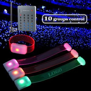Soffa <span class=keywords><strong>DMX</strong></span> không dây điều khiển từ xa LED Dây đeo cổ tay hoàn hảo âm nhạc kích hoạt Led dây đeo cổ tay buổi hòa nhạc Silicone Vòng đeo tay - Product Image 1