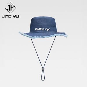 Chapeau de plage d'été avec bord effiloché réglable et sangle brodée. Chapeau de pêcheur luxueux 100% coton. - Product Image 5