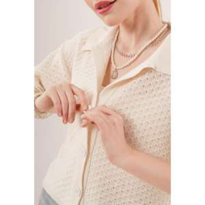 เสื้อคาร์ดิแกนผู้หญิงแบบขายส่ง แขนสั้นครึ่งแขน ติดกระดุม ดีไซน์เปิดไหล่ - Product Image 6