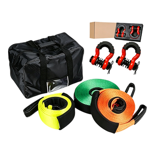 Kit de remorquage tout-terrain robuste avec 3 sangles de remorquage, 2 manilles en D et sac de rangement pour équipement de secours et de remorquage d'urgence automobile - Product Image 1