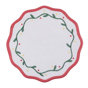 Napperon de table de <span class=keywords><strong>cuisine</strong></span> de style contemporain, moderne, broderie de Noël, en plastique tissé PP, <span class=keywords><strong>rouge</strong></span> et vert, <span class=keywords><strong>tapis</strong></span> et sous-plats en plastique - Product Image 4