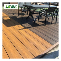 Platelage creux bicolore imperméable à l'eau et à faible entretien 140*23mm durable en bois composite de plastique Wpc