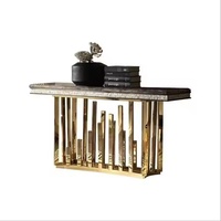 Table console contemporaine en or avec plateau en marbre moderne Meubles de salon de luxe pour l'entrée de la maison, la salle à manger et le couloir Appartements