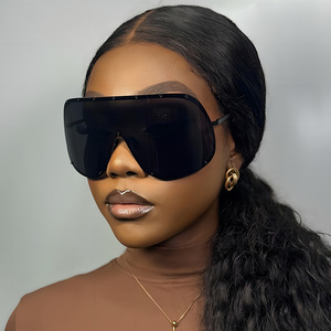 2025 all'ingrosso Unisex occhiali da sole donna alla moda Y2K oversize nero uno pezzo occhiali da sole - Product Image 5