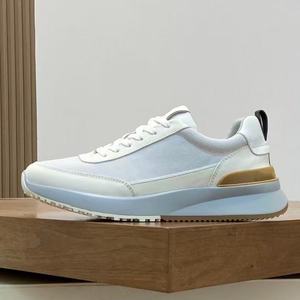 Zapatillas deportivas blancas de diseñador con cordones, entresuela de cuero puro, transpirables, cómodas y lujosas - Product Image 2