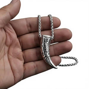 Collier pendentif en forme de dent de loup Viking Prime Crafts International pour hommes, en acier inoxydable, bijoux de la mythologie nordique, garantie 1 an - Product Image 1