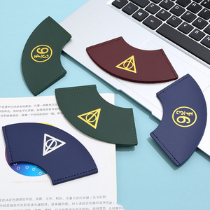 Marque-page en cuir PU motif Académie Magique, protecteur d'angle de livre en forme d'éventail, marque-page motif Neuf et Trois-Quarts - Product Image 2