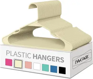 Hot Verkoop Groothandel Ruimtebesparend Duurzaam Zwart Hangers Standaard Kerf Plastic Hanger Voor Kleding Winkel