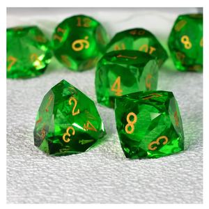 Green Gemstone <span class=keywords><strong>Prism</strong></span> Dice Set, Dados poliédricos gravados Sharp Edge para jogos de DnD e RPG, Conjunto 7PCS com pacote Metal Tin Box - Product Image 3