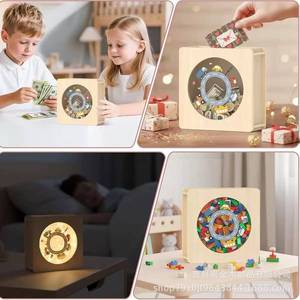 Hucha de madera para niños, cuadrada, color madera natural, tapa transparente, juguete educativo para niños de 5 a 7 años - Product Image 1