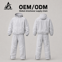 Ensemble de survêtement homme Fighting Ant Private Label : Veste à capuche oversize avec empiècements en ruban réfléchissant en nylon 100 GSM et pantalon technique à jambes larges