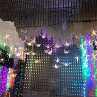 Accessoires de mariage Lustre lumineux en acrylique à 10 oiseaux Décoration de scène de mariage Plafond de mariage