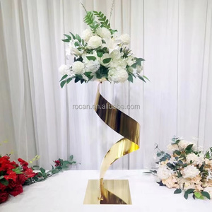Décoration de mariage, décoration de fête, Vase sur pied géométrique, trompette dorée, centre de table haut en métal - Product Image 4