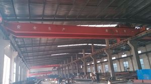 Pont roulant à double poutre de qualité supérieure intégré à des systèmes de sécurité modernes. - Product Image 4