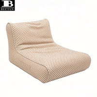 Fauteuil flottant gonflable de luxe à pois suisses pour piscine, canapé flottant, chaise longue gonflable pour piscine de complexe hôtelier