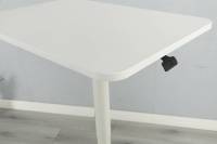 Table d'ordinateur réglable en hauteur pneumatique de bureau d'ordinateur portable ergonomique minimaliste d'ADA quatre roues verrouillées pour l'usage de chambre/salon