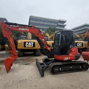 Mini-excavatrice Kubota U55-4 de 5,5 tonnes avec godet de terrassement couleur orange - Product Image 4