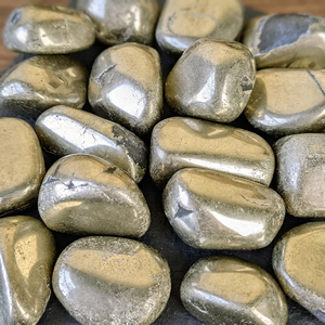 Natürliche Pyrit-Trommelsteine, polierte Edelsteine, unregelmäßige Rohkristalle für Heimdekoration und Meditation - Product Image 2