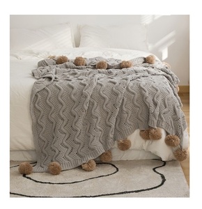 Mantas de Punto Grueso Acrílico a Cuadros PLHMIA, Cálidas y Gruesas, Decorativas <span class=keywords><strong>con</strong></span> <span class=keywords><strong>Pompones</strong></span>, Estilo Europeo-Americano, Uso en las Cuatro Estaciones, Portátiles - Product Image 1