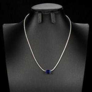 Pendentif de chaîne de clavicule de luxe tendance en argent sterling 925 plaqué rhodium avec saphir carré - Product Image 4