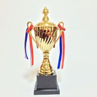 Trophée en métal Champions Trophée de football personnalisé en usine Trophée de coupe en cristal avec conception de base en bois en plastique