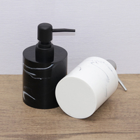 Distributeur de savon manuel haut de gamme pour hôtel, capacité 300 ml, design moderne en résine, bouteille vide autoportante pour salle de bain