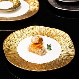 <span class=keywords><strong>Elegante</strong></span> y lujoso plato de cerámica chapado en oro para aperitivos, ensaladas, postres, pastas y pastas para hotel, restaurante o comedor, Platos y platos - Product Image 2