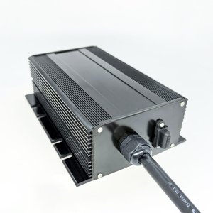 Convertisseur abaisseur isolé 40V 180V 12V 500W monophasé OEM pour véhicules de tourisme, voiturettes de golf, compresseur, usage domestique HJ12V500W - Product Image 1