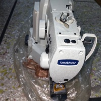 Máquina de Coser Automática de Remalle PEGASUS 430F de Segunda Mano, Controlada por Computadora, con Motor, 2000 Puntadas/min, 30 mm de Grosor